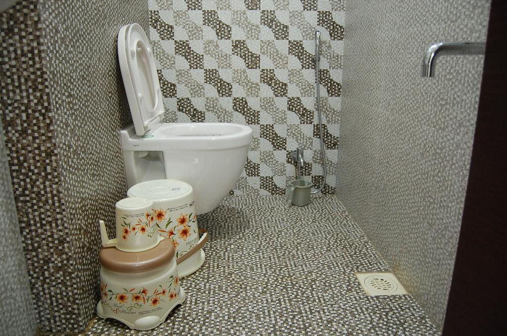 אויאיין Hotel Poonam Palace חדר תמונה